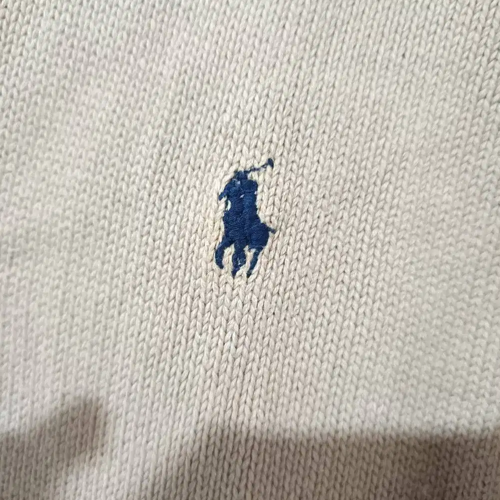 MAKLUN RAJUT COSTUME