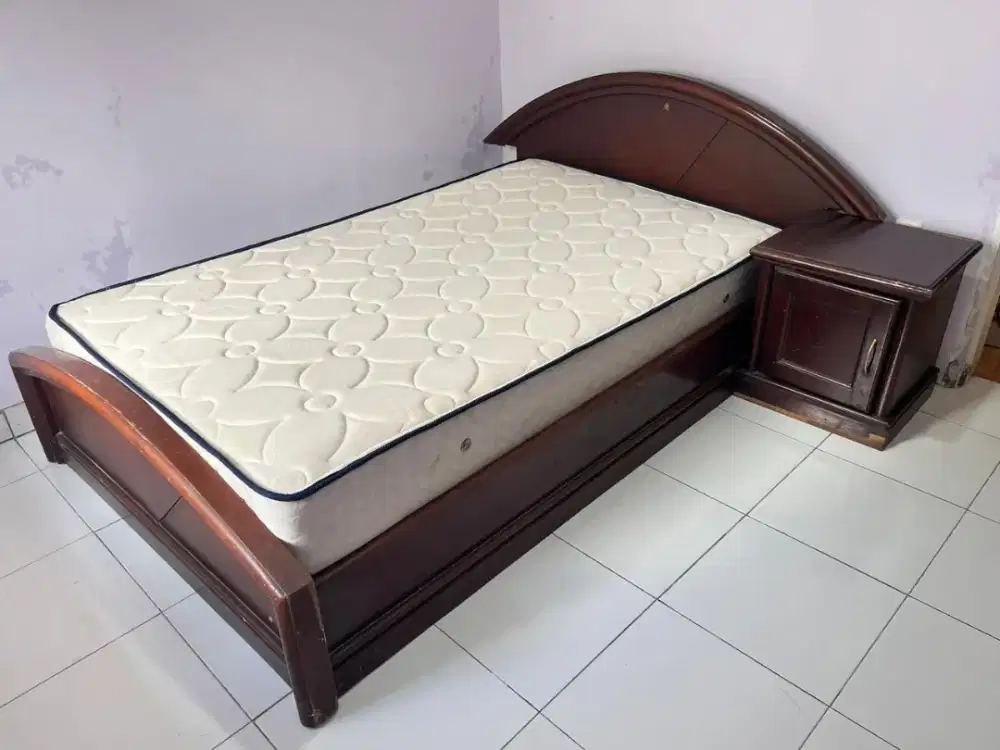 Tempat Tidur Kayu Single + Kasur spring bed 120x200 cm & Nakas kayu