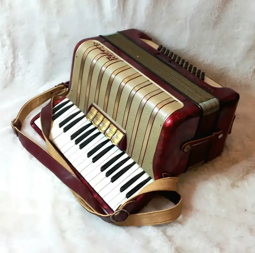 Accordion Vintage Hohner Arietta II