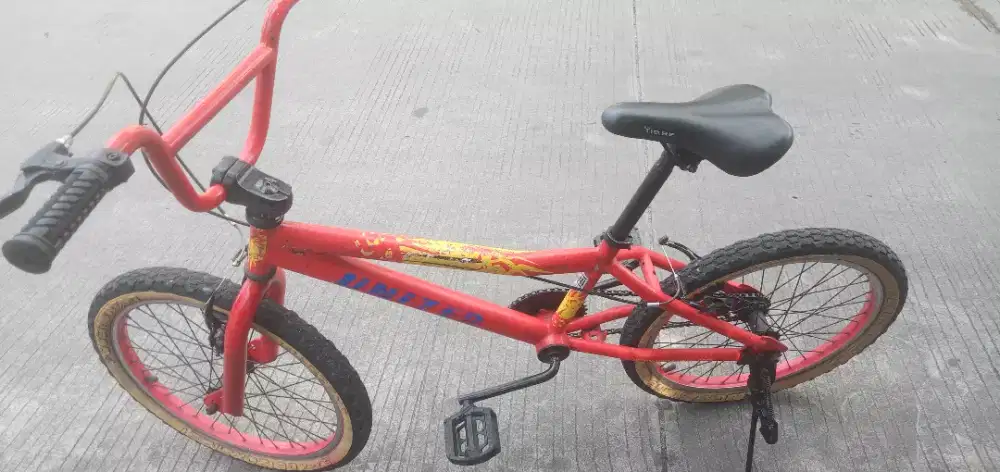 Sepeda BMX ukuran 20 United