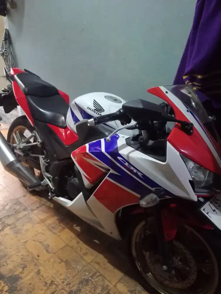 Honda CBR 150 2015