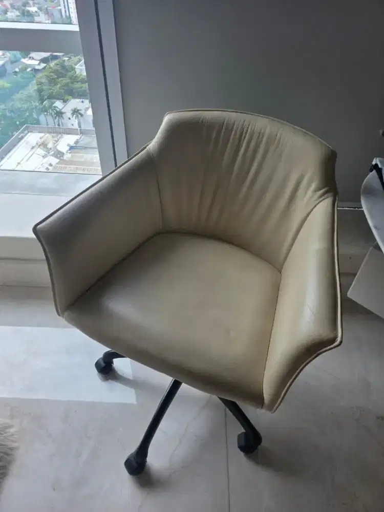 Kursi Kantor Minimalis (Office Chair)