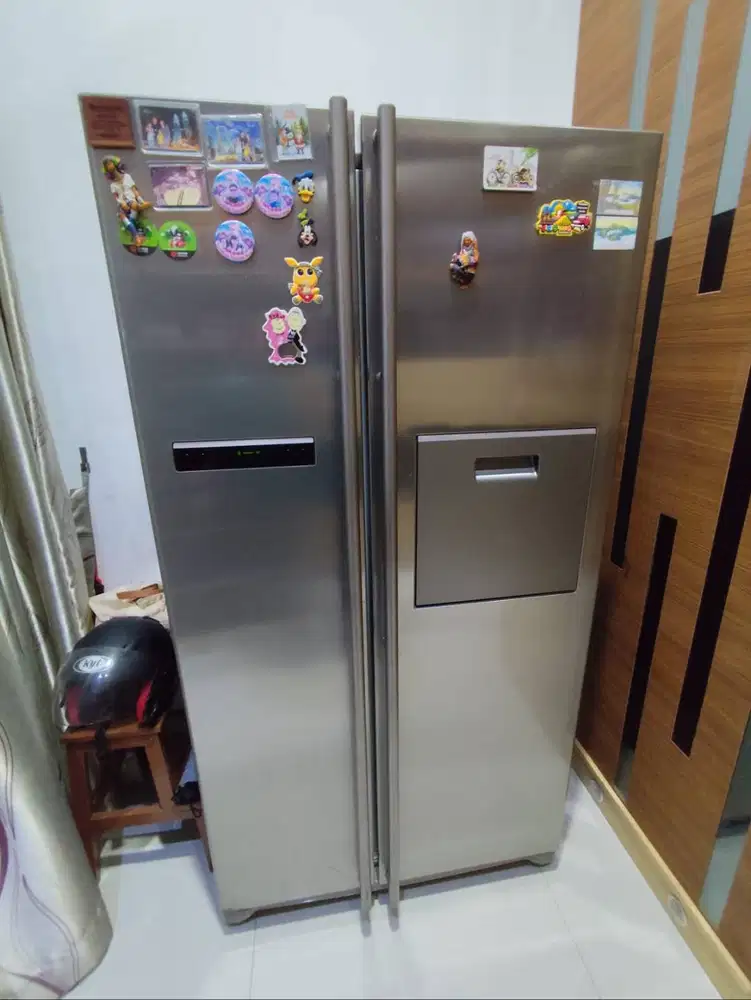 Kulkas Sharp 2 Pintu Side by Side (Kondisi Bagus)