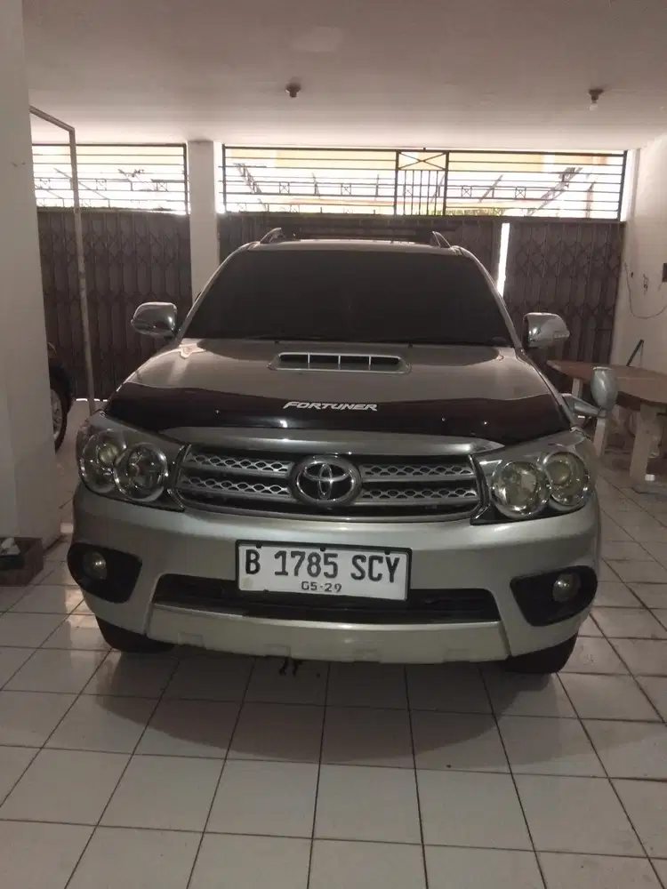 Toyota Fortuner 2010 Bensin