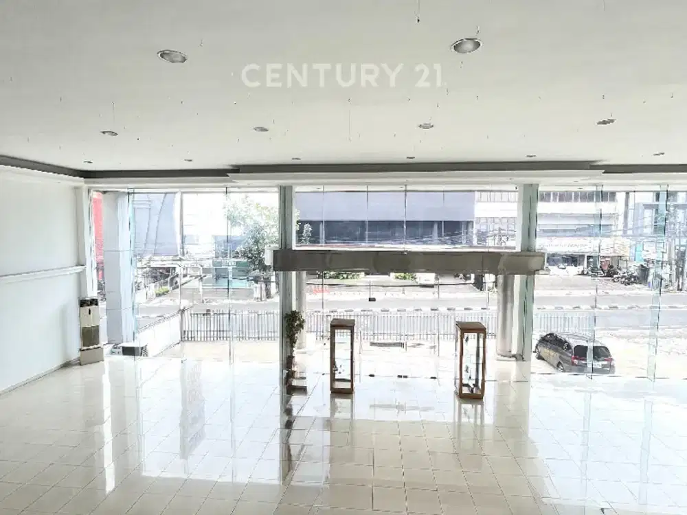 DIJUAL SHOWROOM SIAP PAKAI DI GANDARIA UTARA JAKARTA SELATAN