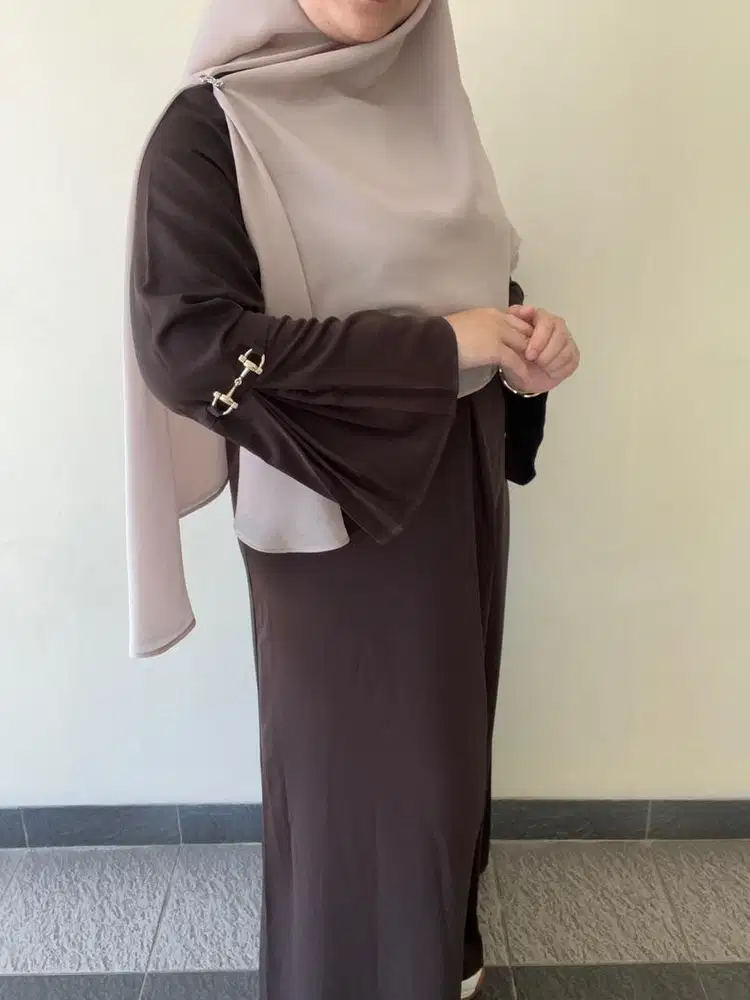 Abaya Raqeema, Simple dan elegant
