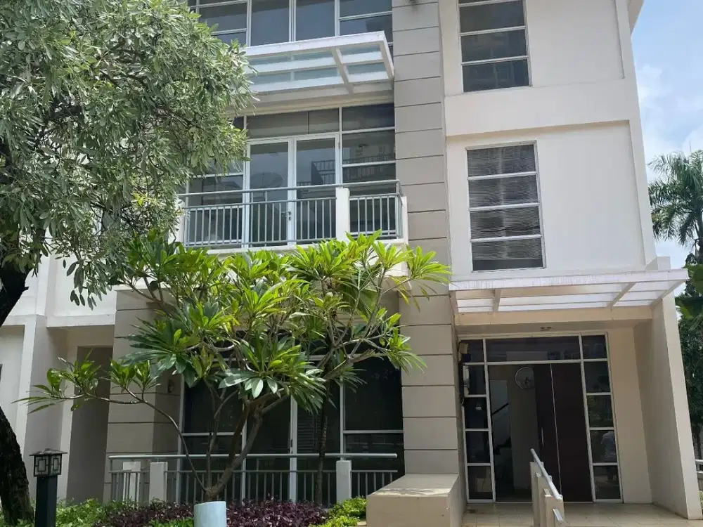 Jual rumah di Townhouse CBD Pluit Garden House, Sangat Dekat ke Emprium Pluit mall dan Pluit Village, Bagus, Nego