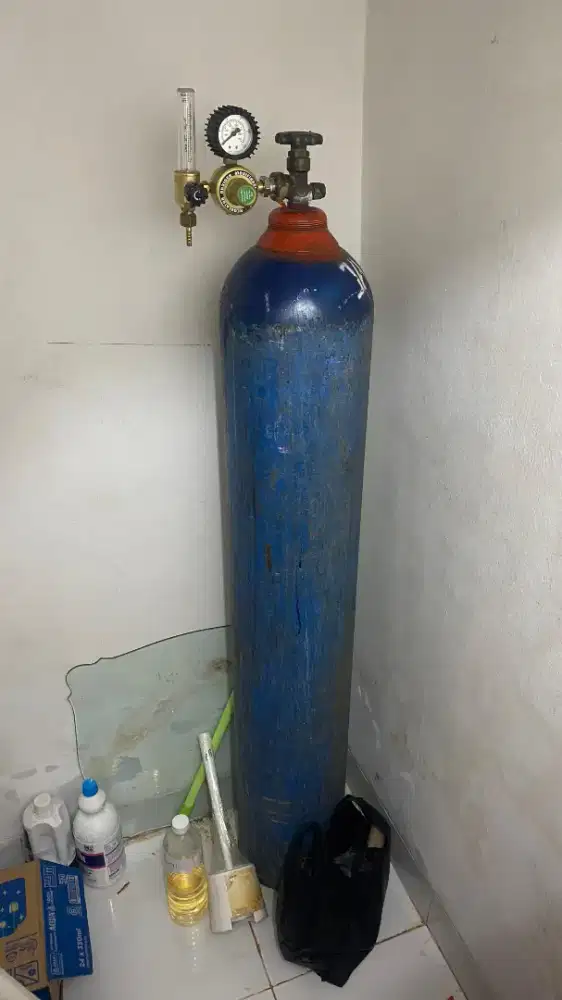 Tabung oksigen bekas