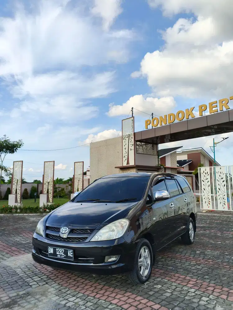 Toyota Kijang Innova 2006 Bensin
