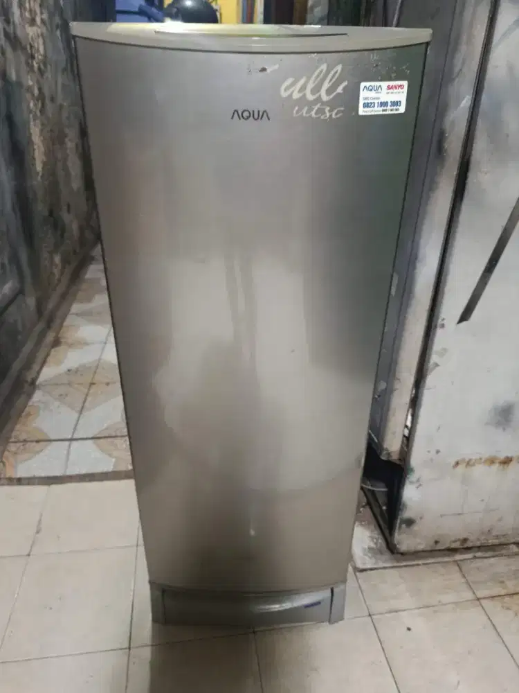 Kulkas 1 pintu merek AQUA