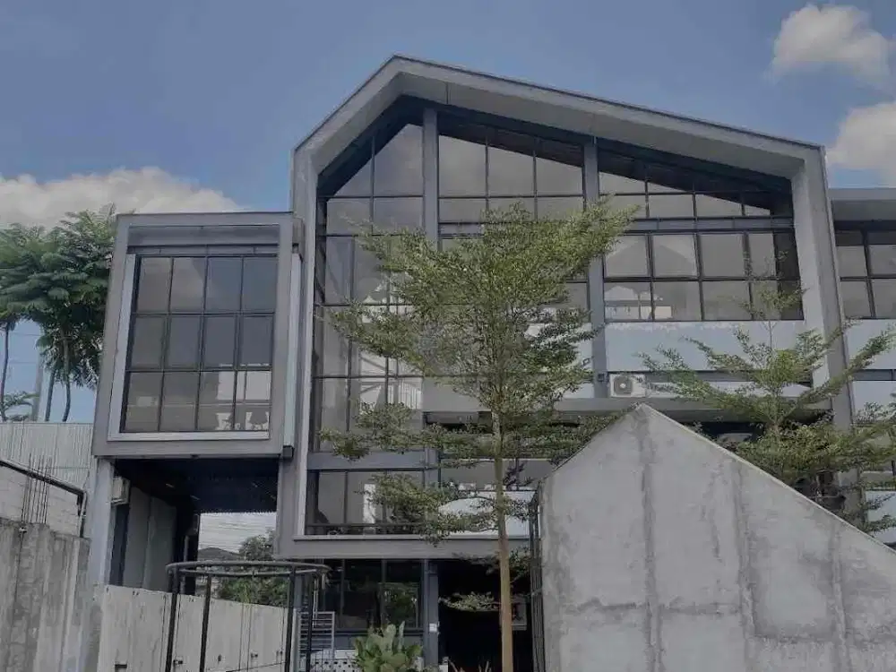 Disewakan bangunan usaha strategis