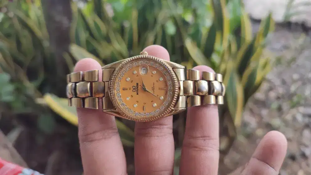 Jam Mirage second pria