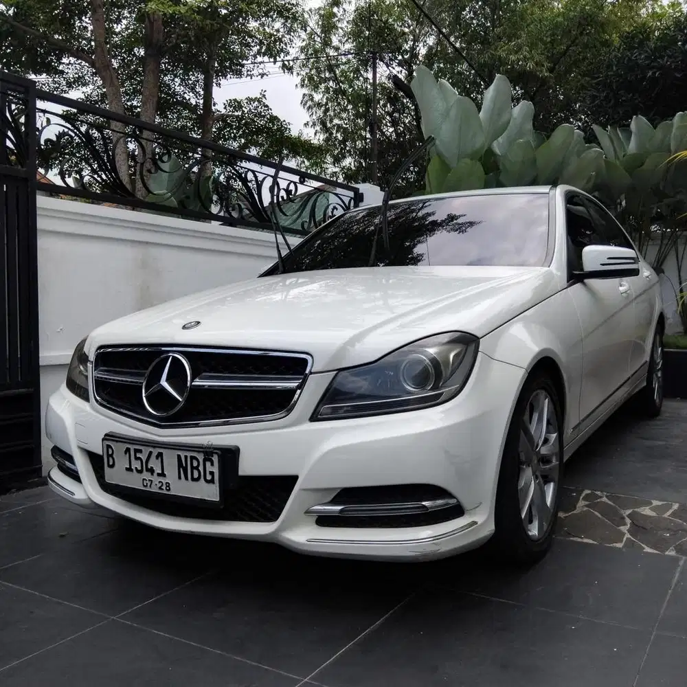 Mercedes-Benz C200 2014 CGI AT Bensin