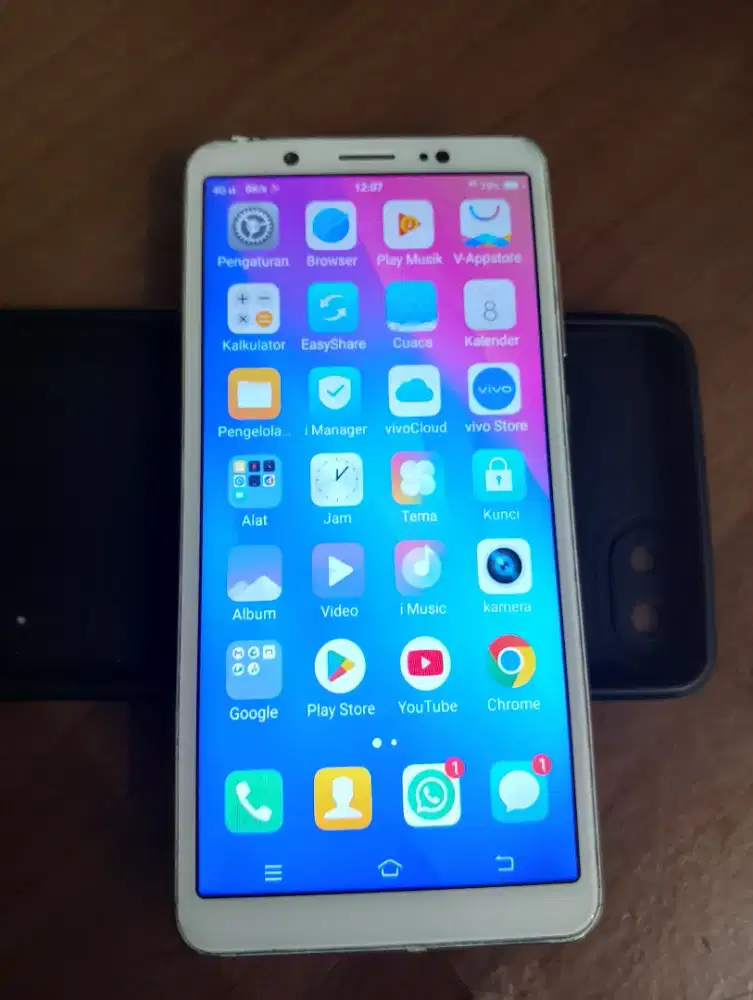 Handphone Vivo V7