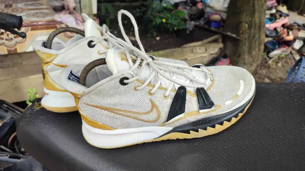 Sepatu second sport 40