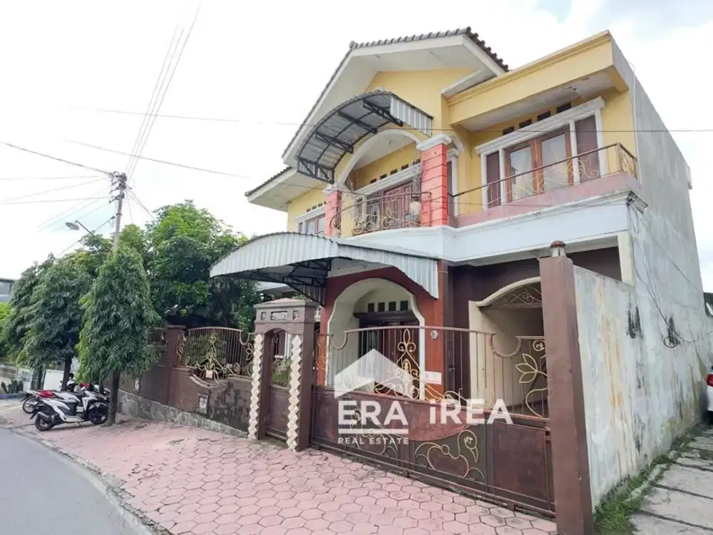 RUMAH 2 LANTAI DIJUAL DI SOLO DEKAT PASAR PUCANGSAWIT, KAMPUS UNS DAN SOLO SAFARI