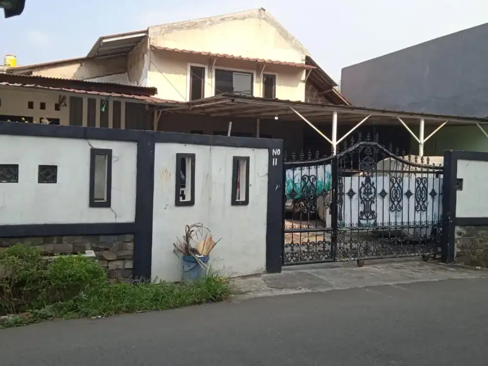 Dijual Rumah Dengan Halaman Luas Di Bintara