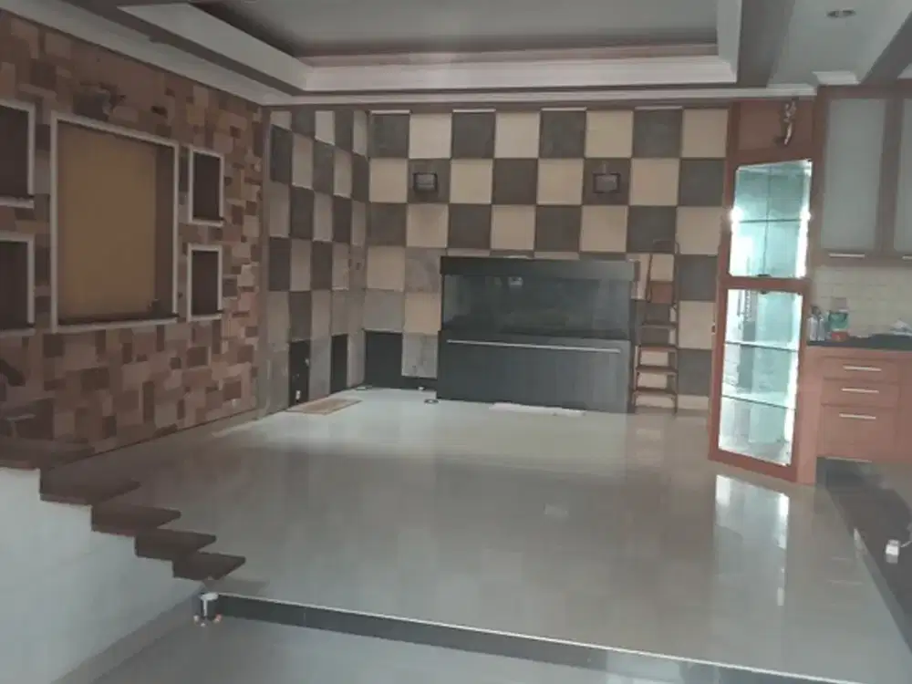 Dijual RUMAH KENARI GOLF PIK HADAP SELATAN SUDAH RENOV FURNISHED