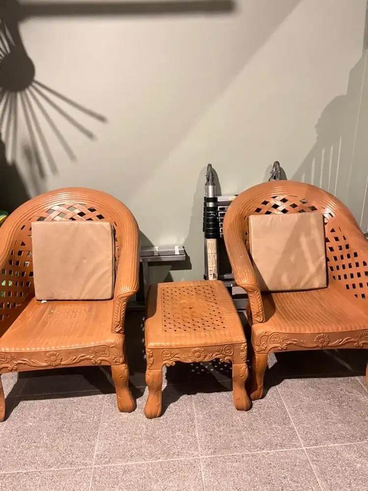 Kursi plastik murah merk Napolly