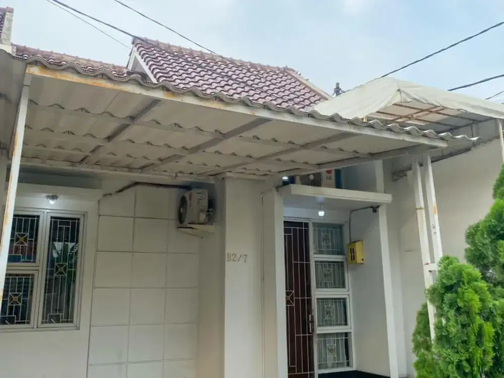 Rumah 14 Menit ke Living Plaza Pamulang Hadap Selatan Siap KPR J-40296