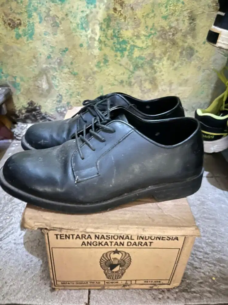 Sepatu PDH atau fantopel TNI