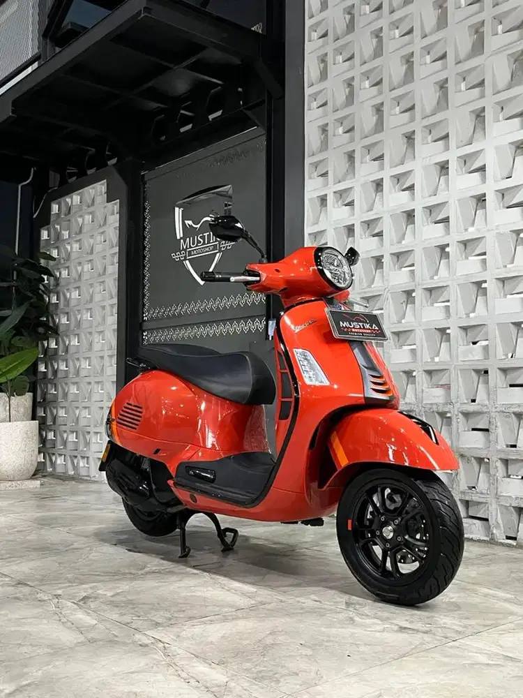 Vespa GTS Super Sport 2024