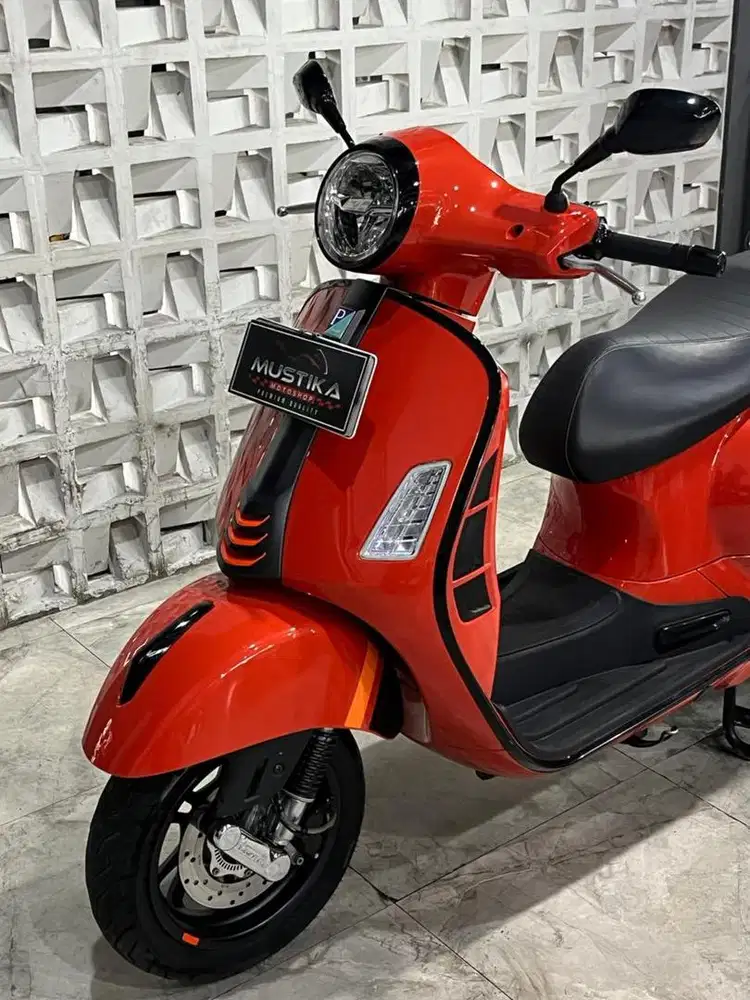 Vespa GTS Super Sport 2024