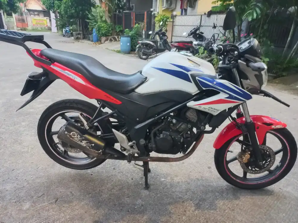 cb 150R pajak on segel