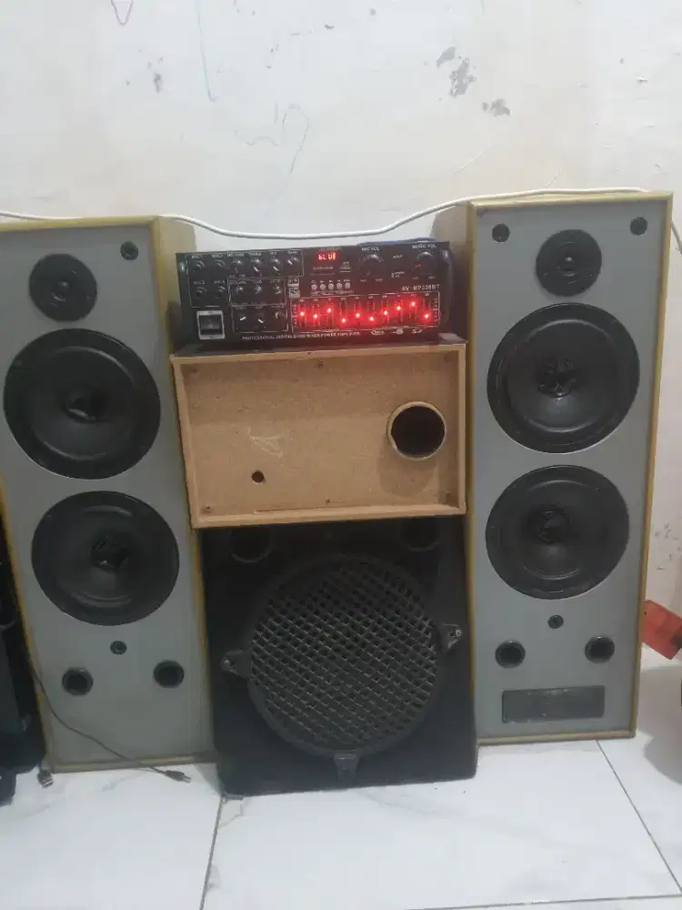 1 set Alat buat Karaoke tinggal colok Mic