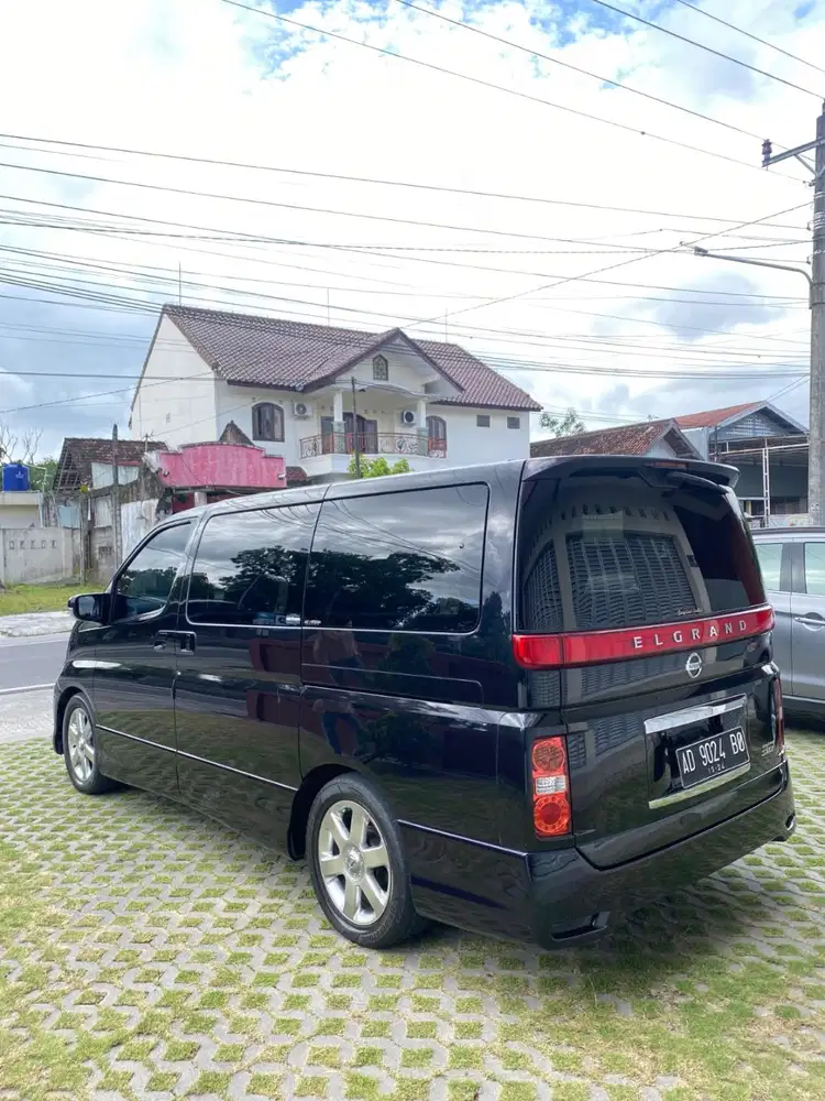 Di buang sayang di simpan kasian Nissan Elgrand