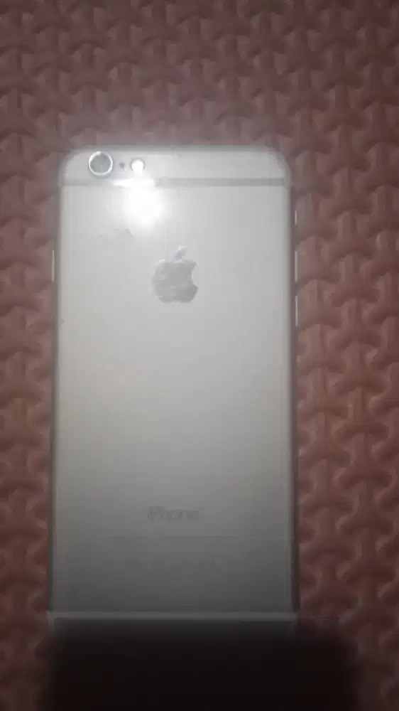 Jual aja ni HP iphone mati karena batre nya belom di servis