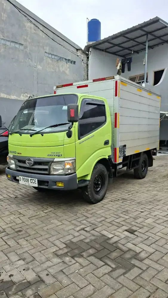 Hino Dutro 110sd engkel box orsinilmi istimewa 2015