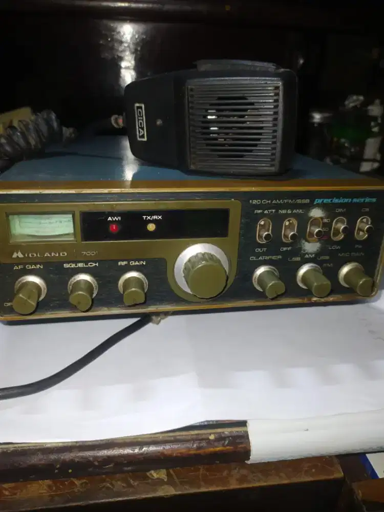 Radio rig MIDLAND 7001 FREQ 11 METER normal