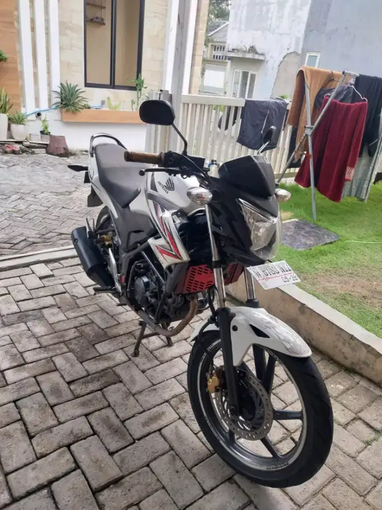 Jual motor cb 150r lengkap hidup