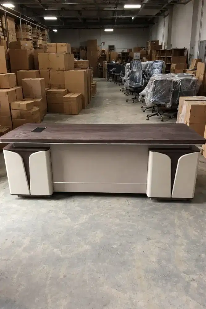 Meja direktur/Meja kantor