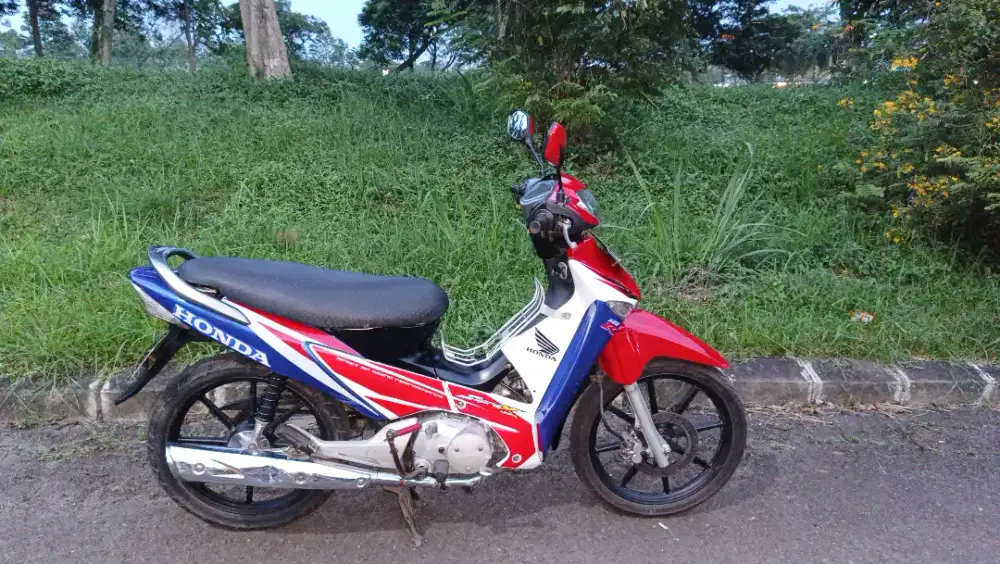 Supra X 125 Tahun 2005