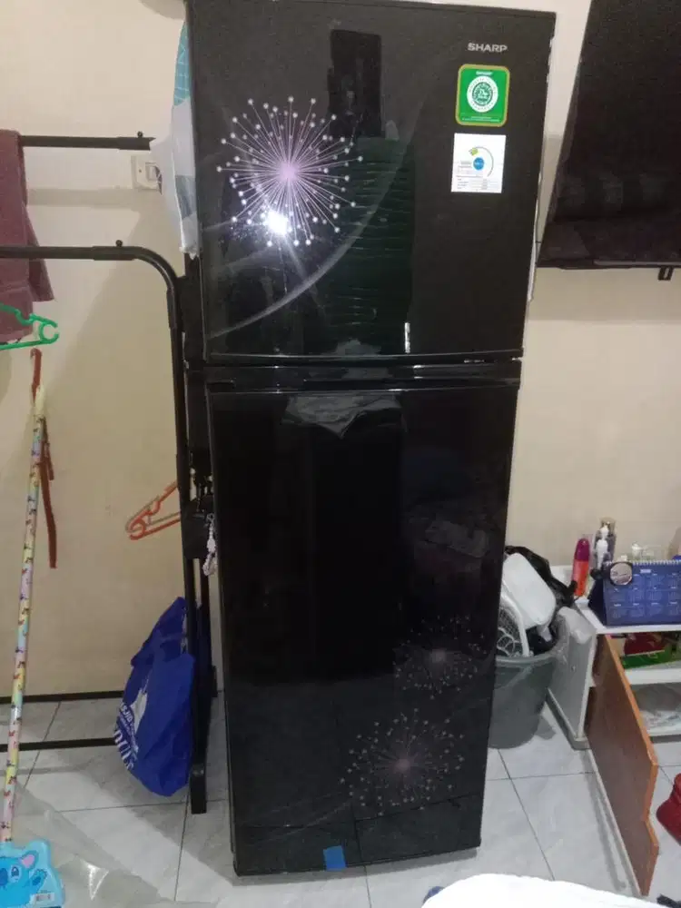 JUAL RUGI!!! KULKAS SHARP 2 PINTU