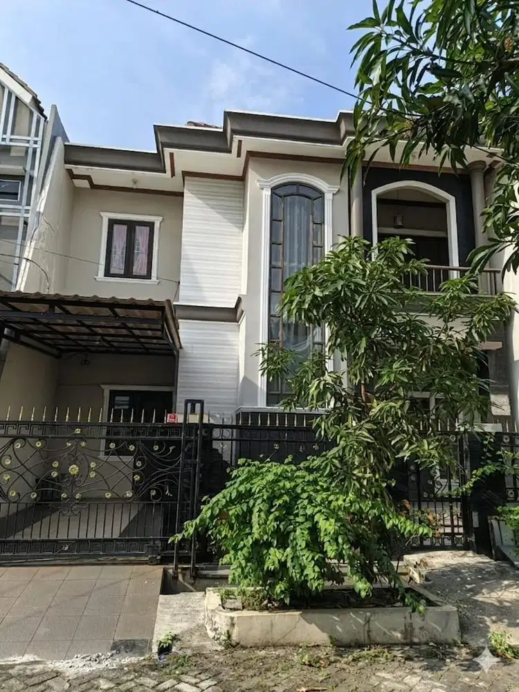 Di jual rumah 2 lantai di harapan indah bekasi
