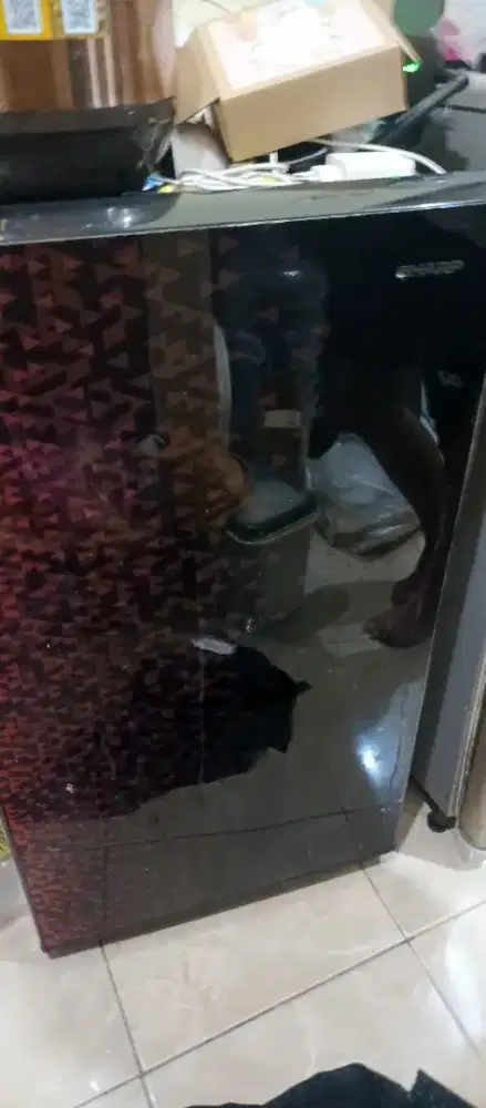 Preloved kulkas 1 pintu sharp