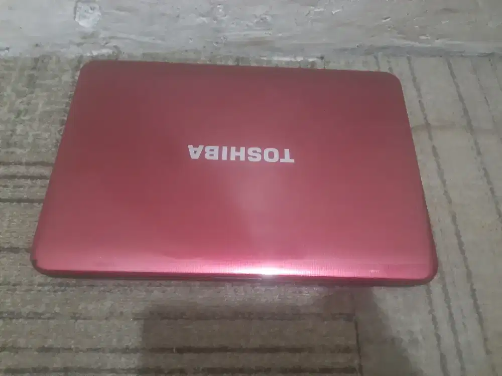 TOSHIBA Satellite C840 HDD 320GB,RAM 4GB.