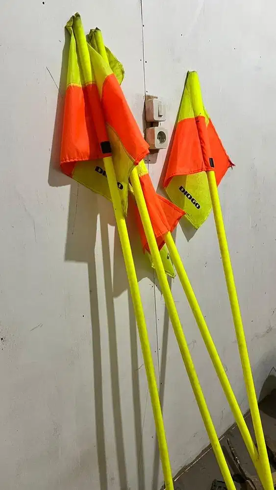 Bendera Sepak Pojok (Corner)