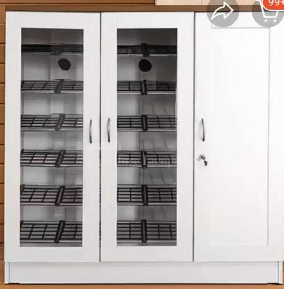 Lemari sepatu plus helm