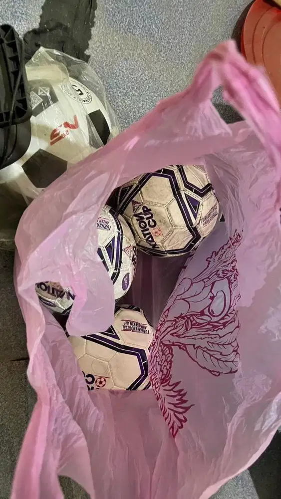 Bola Futsal warna biru