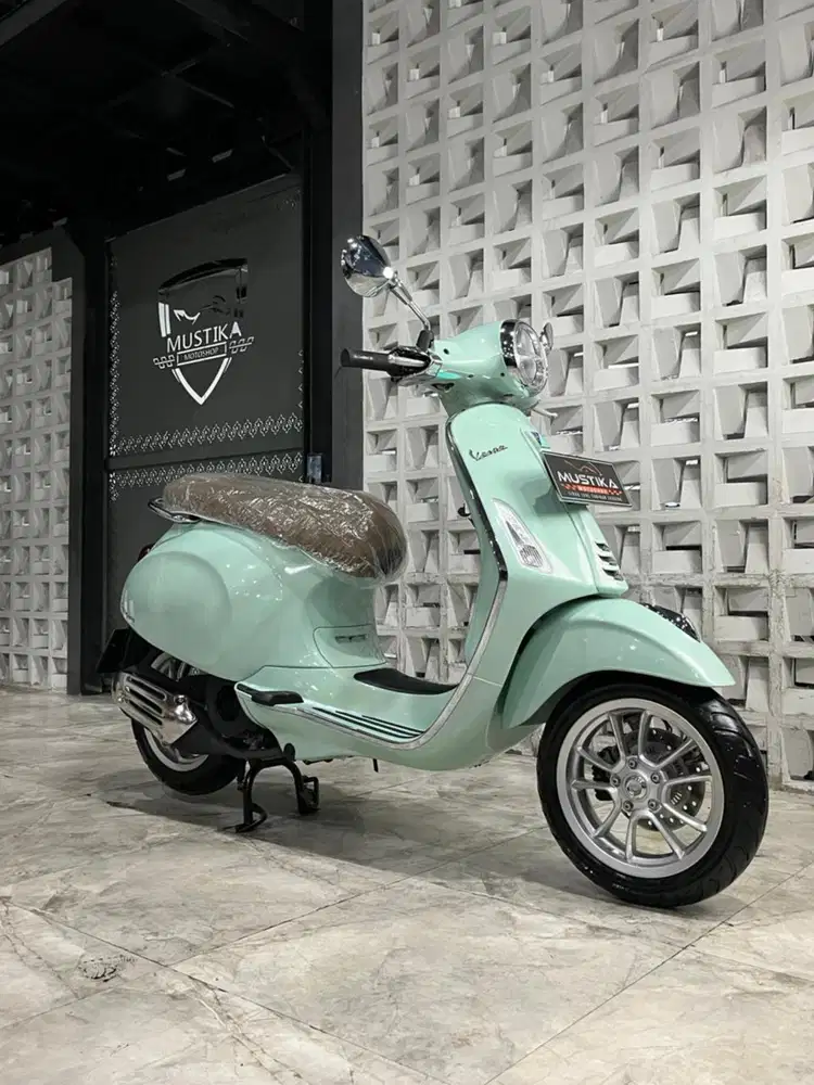 VESPA PRIMAVERA 150ABS 2022 - Chintia Mustika