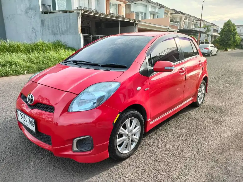 Toyota Yaris E AT 2012 Merah – Tangan 1, Pajak Panjang, Siap Pakai!