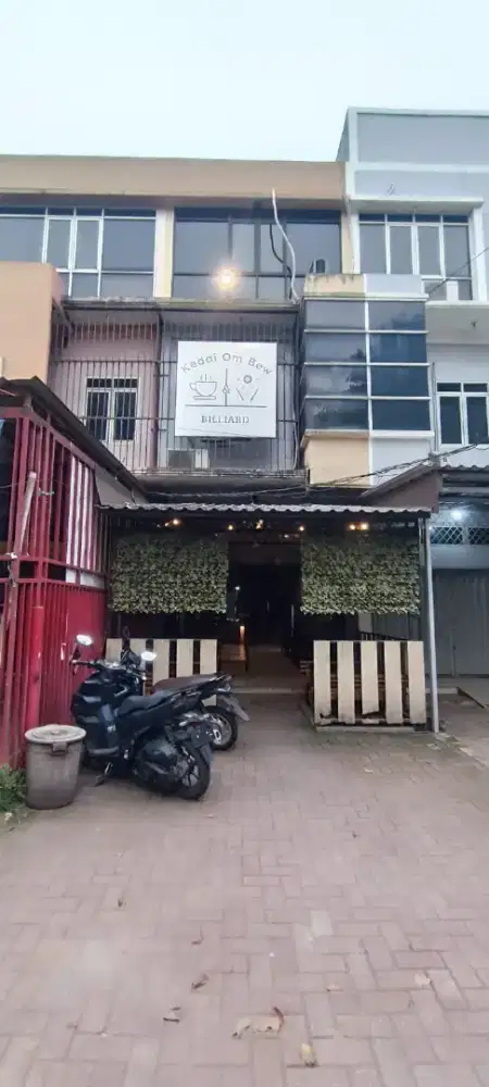 lowongan kerja wanita - penjaga warkop Kedai Om Bew n Biliard