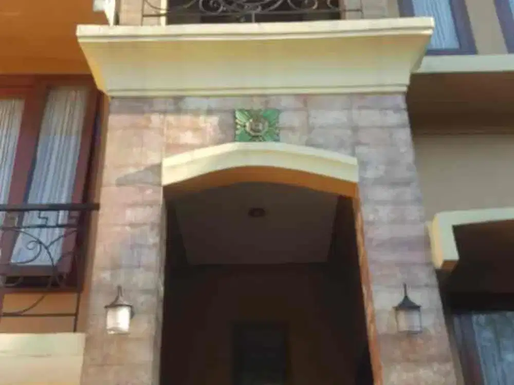 Rumah 2,5 lantai di Metland Menteng Cakung Jakarta Timur