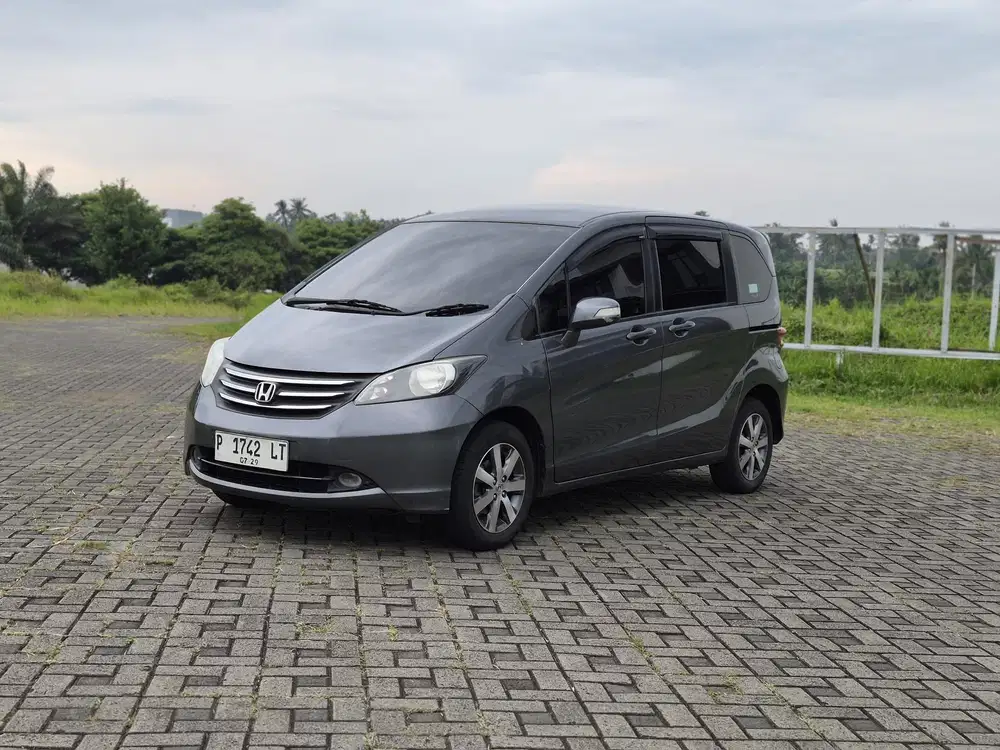 Honda Freed 2011 Bensin