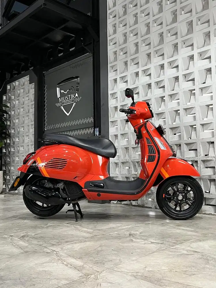 Promo Terbatas!!Vespa GTS Super 150 ABS Keyless th 2023 - Ayu Mustika