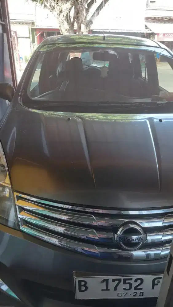 Dijual Mobil Grand livina 1.5 XV bensin 2013